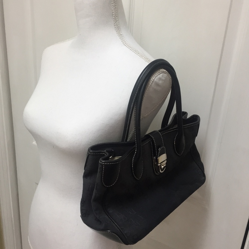 Dooney & Bourke | Black Handbag